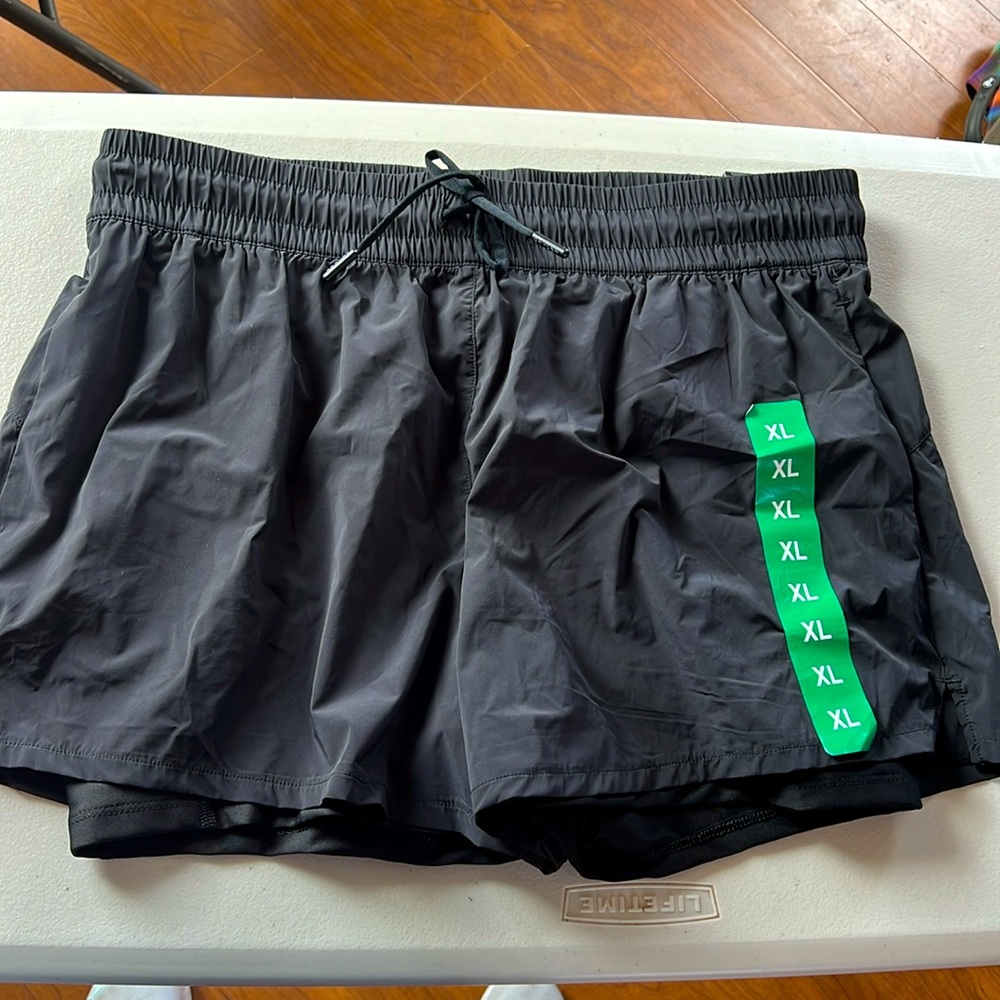 NEW Spyder Women's 4 Way Stretch Woven Active Short XL